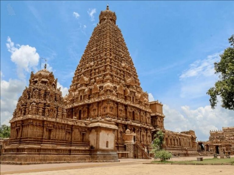 Brihadeeswarar Temple Timings, History, Darshan Timings, How to Reach ...